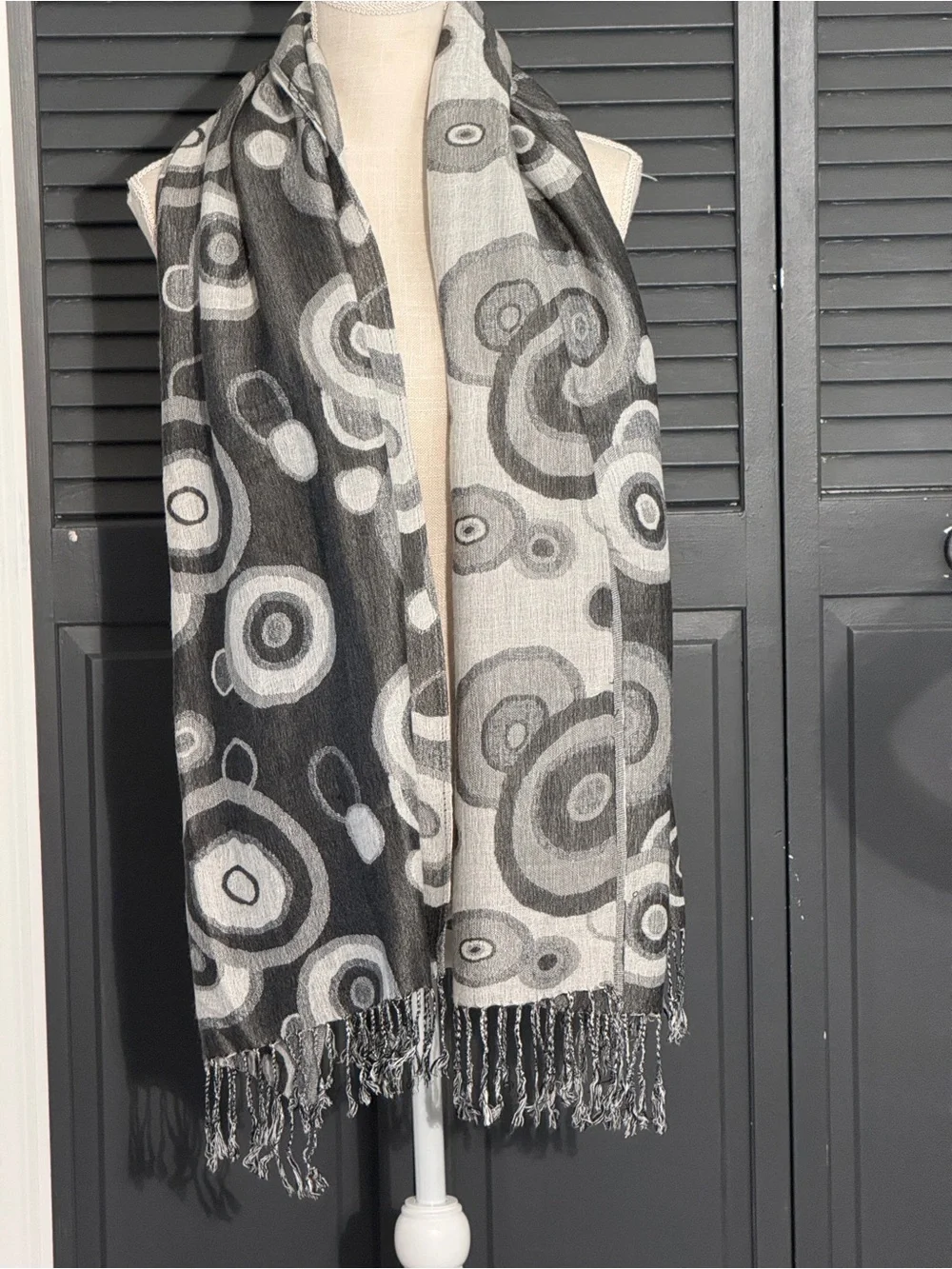 Pashmina 55% Silk Blend Scarf Wrap Black & Grey Mod Circle Pattern Fringe